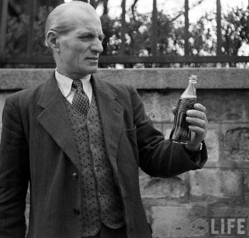 Coca-Cola comes to France 8* (Mark Kauffman. 1950) * I suspect this was posed, but it’s a grea