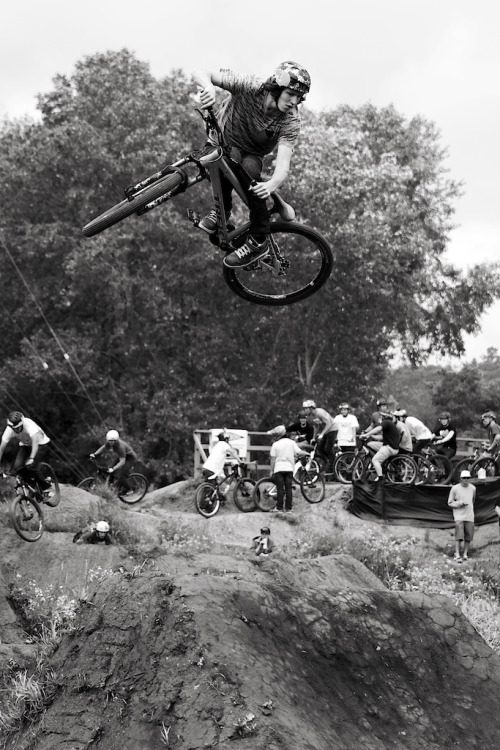 playinginthewoods: Brandon Semenuk at the Post Office jumps. Photo by Tony Tarumoto.