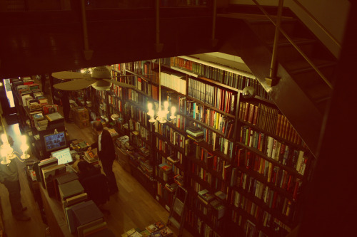 ravenclawcabinsevencareer:  A book shop in Liverpool that I visited today. I’m in love.