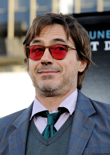 rdj-herpderp:               Starring Robert Downey Junior            