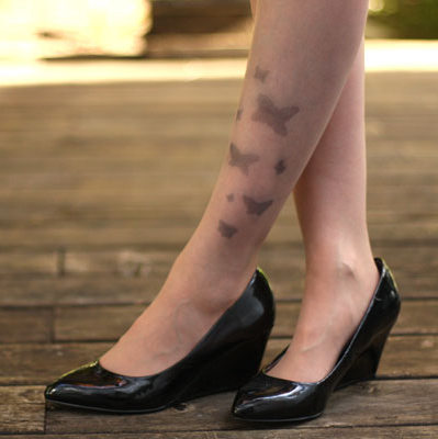 DIY Tattoo Tights Tutorial from Chic Steals here. I really really like tutorials (like this one) whe