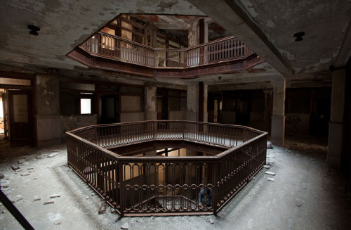 fwdli:Michigan Central Station x Spanish Gothic United Artists Theater x Detroit, MIbeautiful buildi