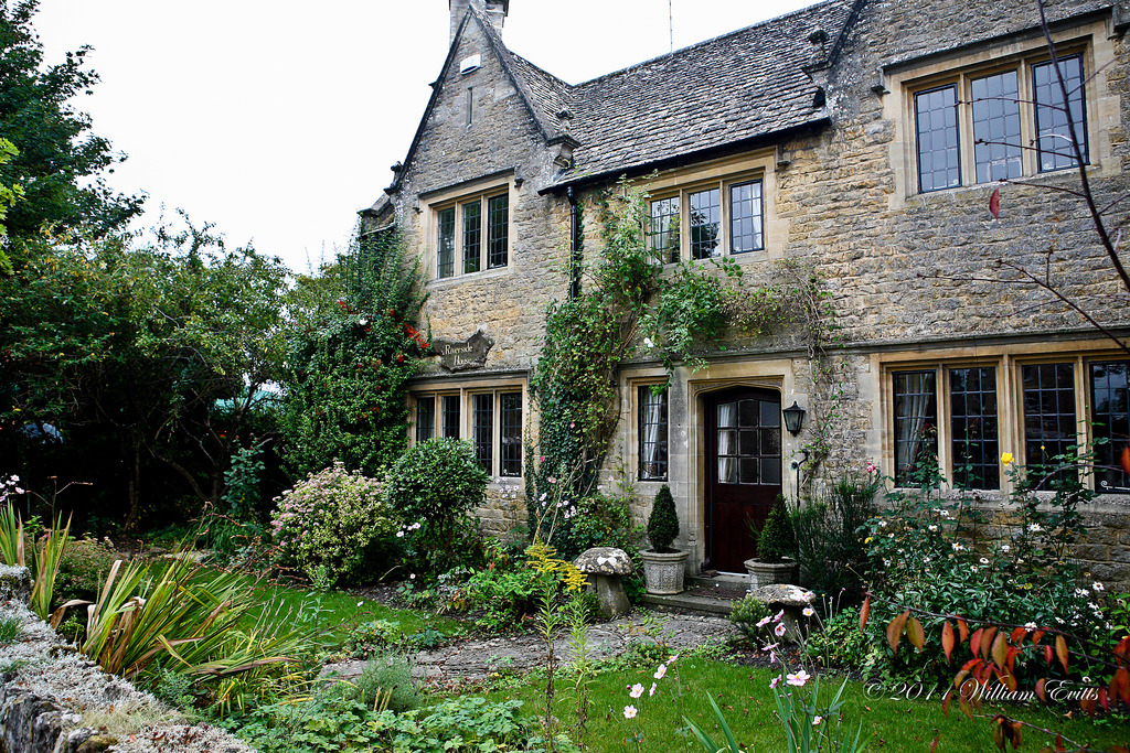 allthingseurope:  Bourton-on-the-Water, Cotswolds, UK (by Bill E2011) 