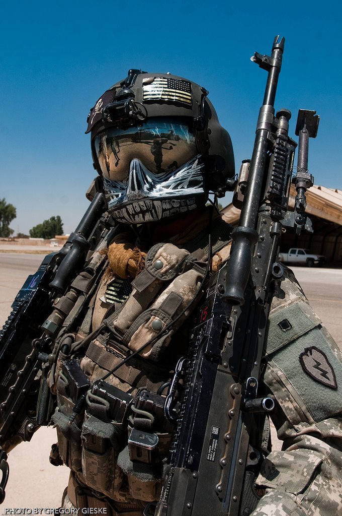 futuresoldiercenter:  Aviation Soldier from the 25th Infantry Division. (JQ)