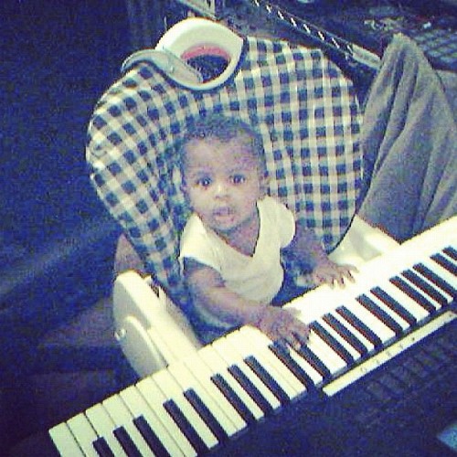 Baby Amin getting in a session b4 dinner. #ThrowBack #family  (Taken with Instagram)