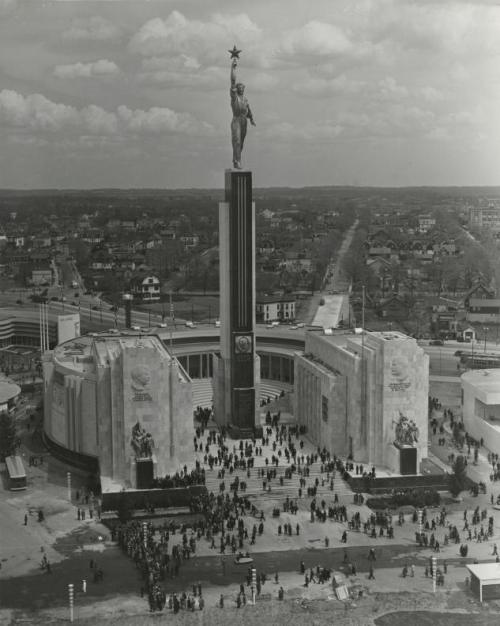architectureofdoom:The Soviet Pavilion (Boris Iofan) at the 1939 World’s Fair in New York