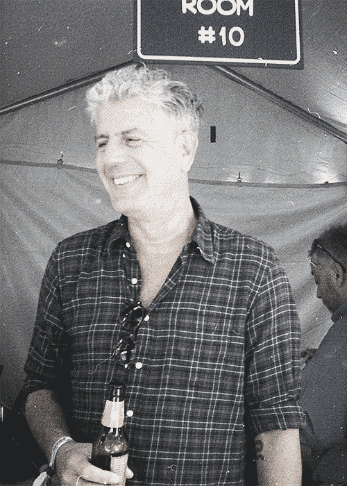 mrgif:  Spent the day getting drunk with Mr. Bourdain at Googa Mooga and the whole