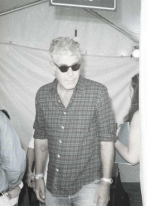 mrgif:  Spent the day getting drunk with Mr. Bourdain at Googa Mooga and the whole
