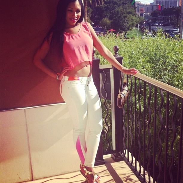 curvesincolor:  pink.  