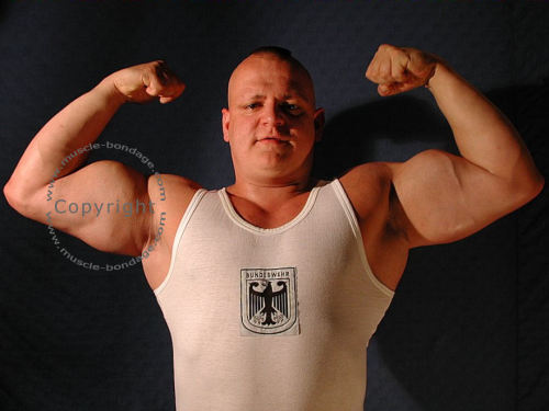 gaychubbyporn:  Roger Baptist - Rummelsnuff 