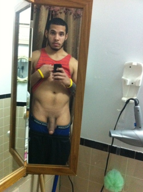 manlycolors101:  /I’m starting with the man in the mirror/