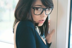 hotandgeeky:  Love girls with glasses. 