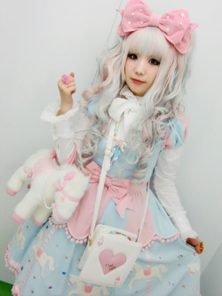 pastel-babydoll:  ♥ found on http://sugarcoatedkawaii.tumblr.com/post/23308143105 