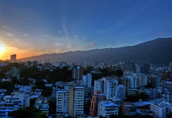 kapuntojota:  Caracas *-* 