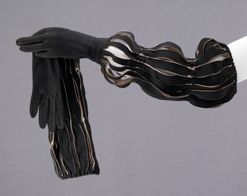 omgthatdress:Gloves Hermès, 1947 The Metropolitan Museum of Art