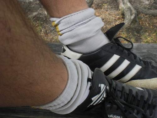 ADIDAS OR NIKE ?