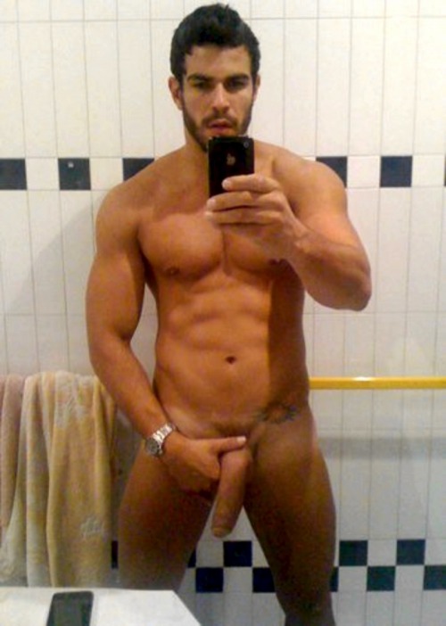 hotintensefucks:  hotintensefucks:  Another hung stud !   http://hotintensefucks.tumblr.com/