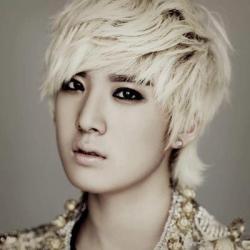 smileangelkevin:  blonde *_*  