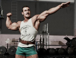 drwannabe:  Antoine Vaillant, rocking a 70s