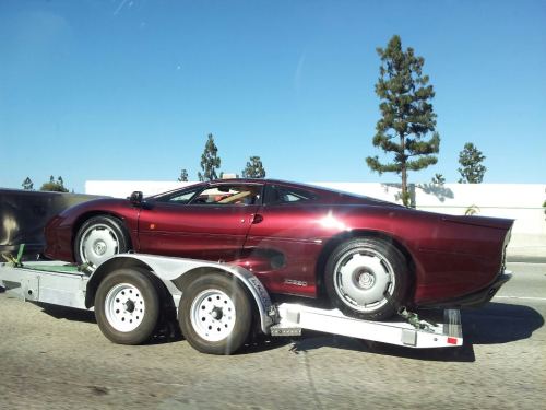 Jaguar XJ220