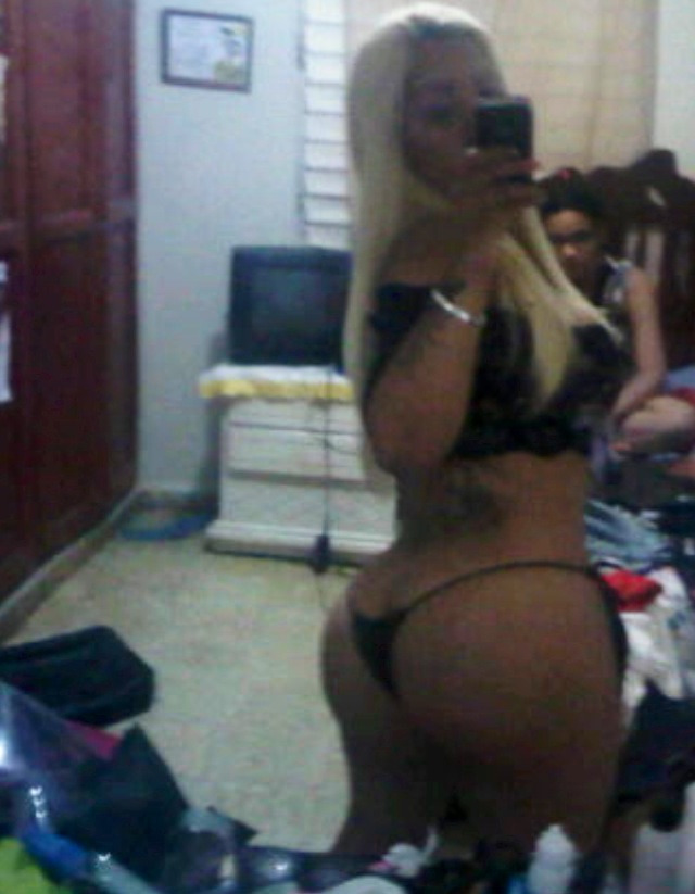 iseebigbooty:  No no I’m not looking