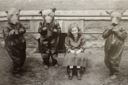 weirdvintage:  Goldilocks and the Three Bears,