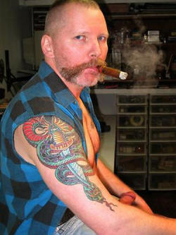 marlborocountry:   Redneck cigarman  