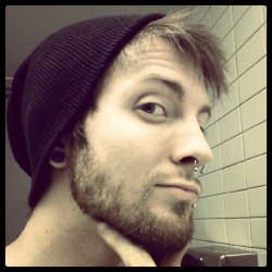 vashtwoolf:  Bringin back the beard! (Taken with Instagram) 