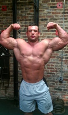 drwannabe: Nick Trigili Check the lats. [view all posts of Nick] 