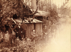 pasttensevancouver:  Tree House, 1894 Men