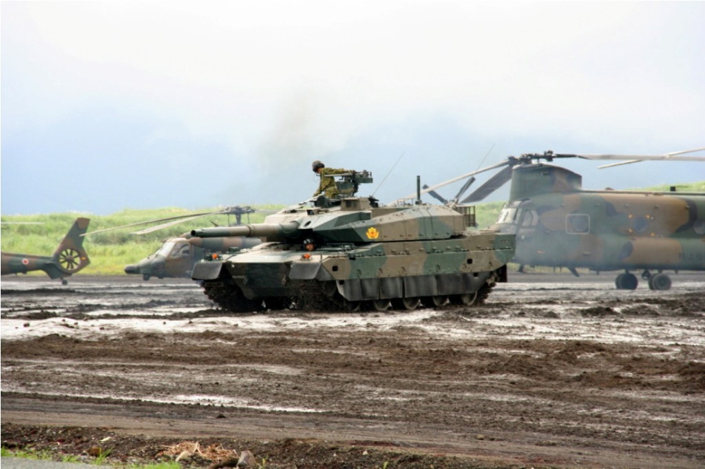 semperannoying:  The Type 10 (10式戦車) Main Battle Tank (MBT) at the Ground