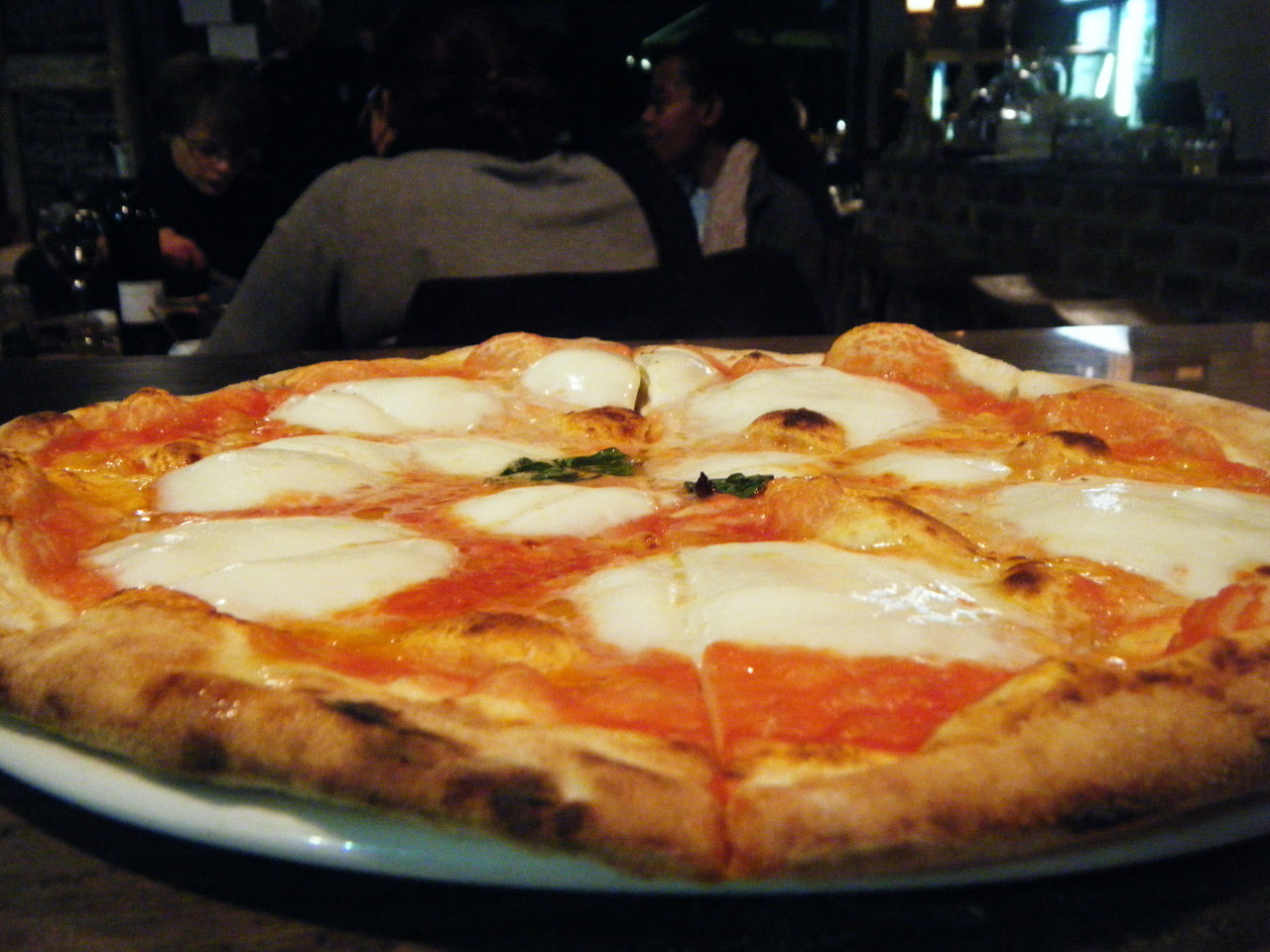 NAPOLI E&rsquo; &hellip;..  MARGHERITA&hellip;PIZZA DEDICATA ALLA  REGINA