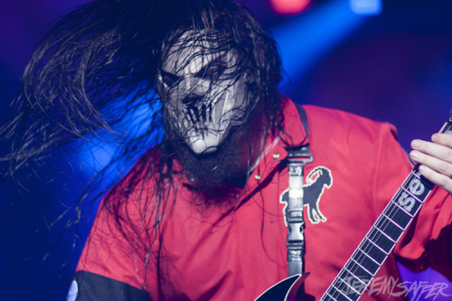 jeremysaffer:  10 shots from Mayhem Fest: Slipknot, Slayer, Motorhead The Devil Wears Prada, Asking Alexandria. - see more in print next month! notes: slayer has AMAZING inverted cross cabs. and slipknot has the best stage show ive seen them have maybe