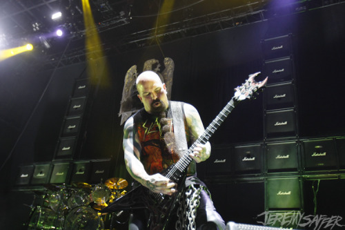 jeremysaffer:  10 shots from Mayhem Fest: Slipknot, Slayer, Motorhead The Devil Wears Prada, Asking Alexandria. - see more in print next month! notes: slayer has AMAZING inverted cross cabs. and slipknot has the best stage show ive seen them have maybe