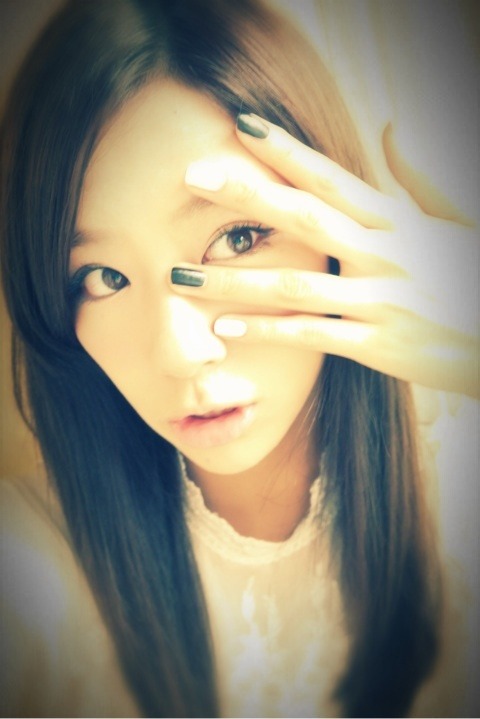 モノトーンネイル*.｜西内まりやオフィシャルブログ「まリアルライフ×Everydaysmile=笑顔の花束届けます♥」Powered by Ameba