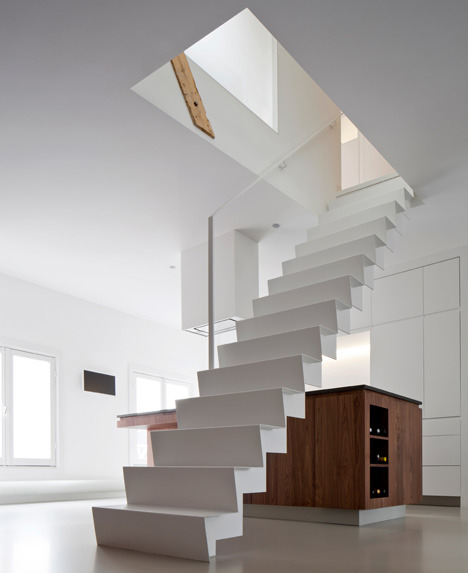 userdeck: White Stairs.