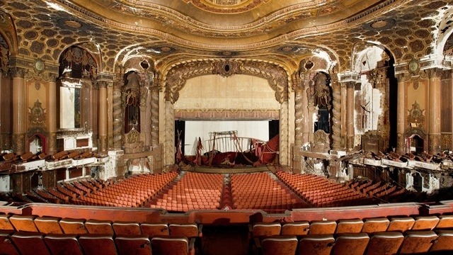 lilja-youngblood:  ABANDONED NEW YORK MOVIE THEATRE “The Kings Theatre, formerly