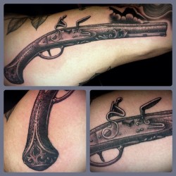 fuckyeahtimhendricks:  More work on Dan Hardy’s arm. Flintlock pistol - Tim Hendricks