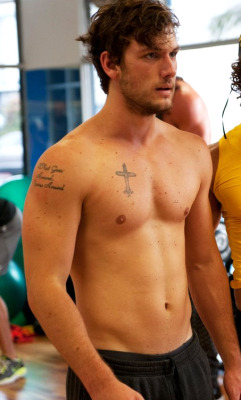 Alex Pettyfer.