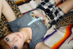 aurevoirforever:  Star Wars shirt, shorts and a bruised thigh. Solid. 