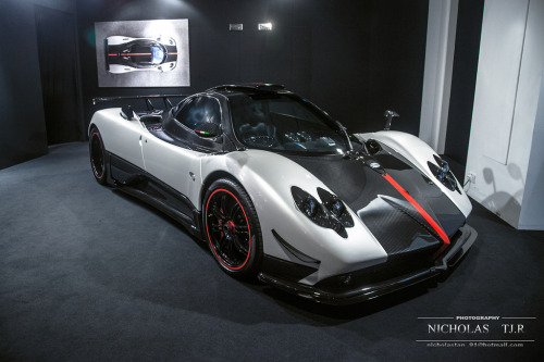 Porn photo automotivated:  Pagani Zonda Cinque (by Nicholas