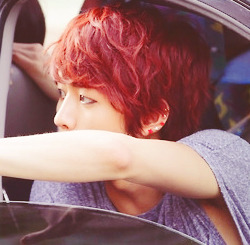 zeloaf-blog:  Lee Sungyeol with red hair. ｡◕‿◕｡✿ 