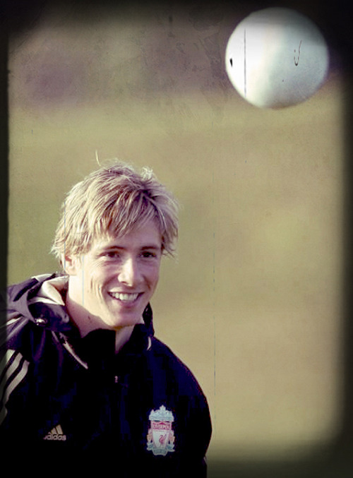 okay.. the Euro madness is over but you&rsquo;ll have to grant me some more pictures of Torres to ce