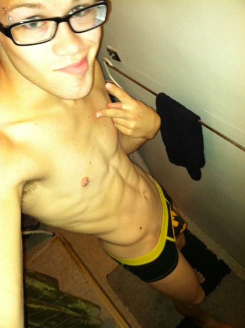 thepsychoemoreport:  nicknaksowhack I’ve always wanted a pair of super hero undies but I’m so damn s