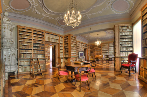bibliofila:Antonio Rosmini’s library (Casa Natale di Antonio Rosmini, Rovereto, Italy).