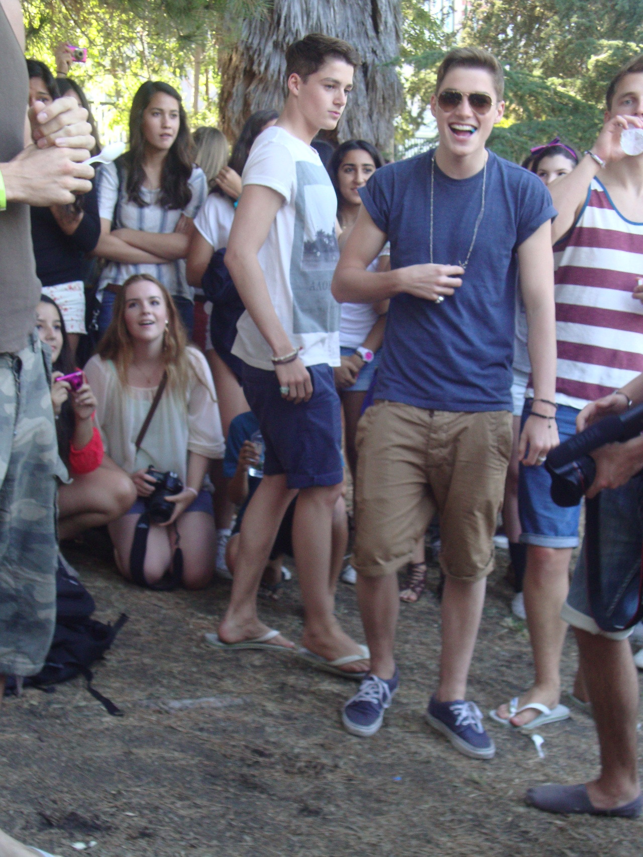 cheeky-harries-twins:   Some pictures of Jack and Finn at The Grove in Los Angeles