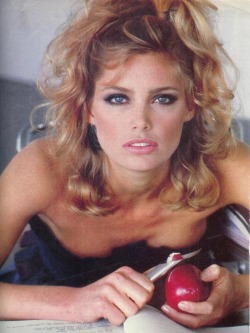 80s-90s-supermodels:  Kelly Emberg, circa