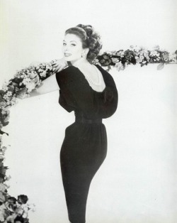 hoodoothatvoodoo:  Suzy Parker by Henry Clarke - 1959 