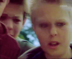 thatgraybeanie:  hazyoulouser:  larryexposed:  theperfectstyles: Louis as an extra in ‘If I Had You’ [x]  We should just be the FBI already omg.  this is great  shit cray. 