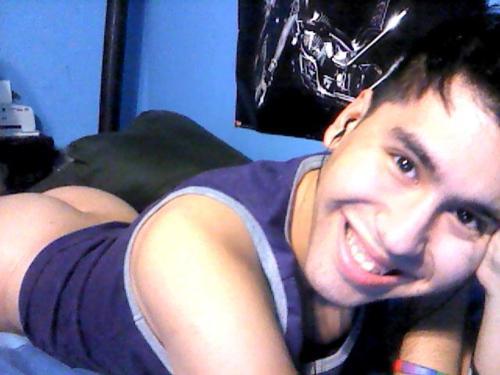 freakishlytallhomosexual:  Bottom Tuesday ? Lol